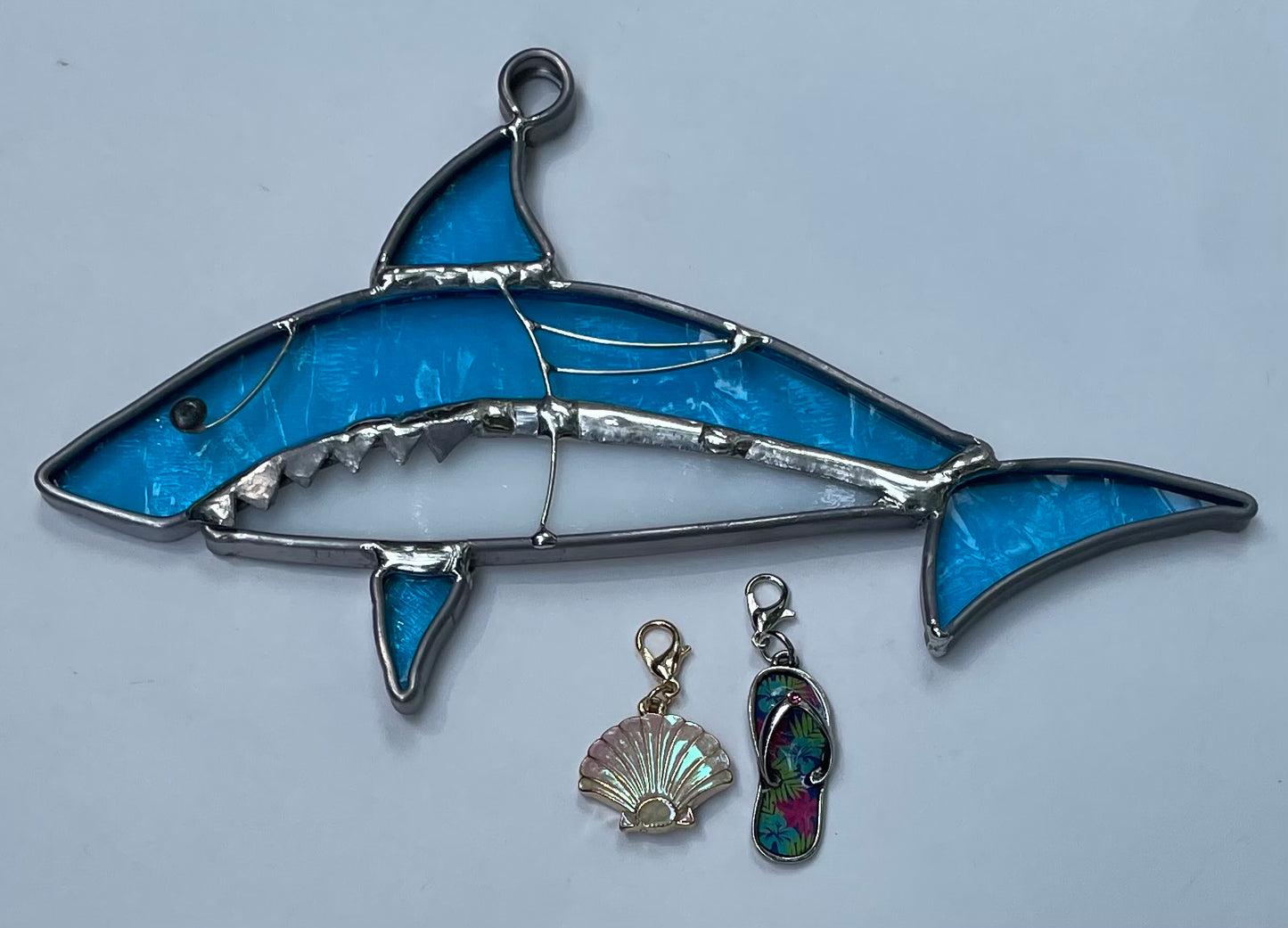 Charmcatchers - Great White Shark w/ Flip Flop & Seashell Charm