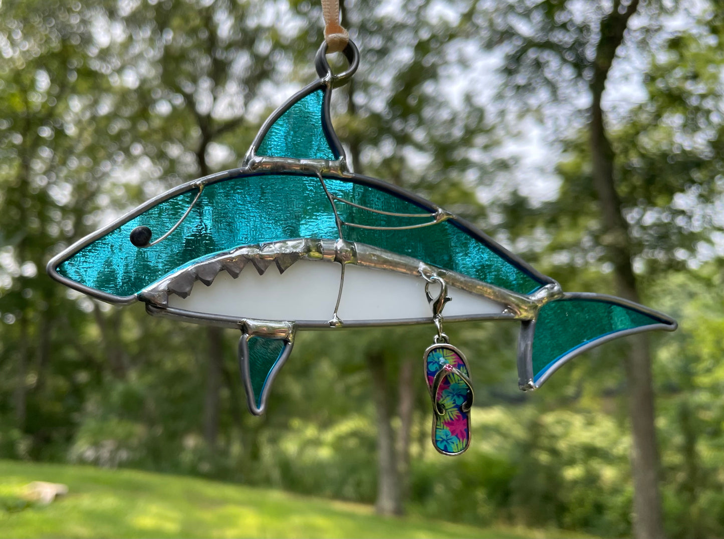 Charmcatchers - Great White Shark w/ Flip Flop & Seashell Charm