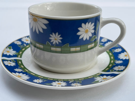 Daisy Teacup & Saucer - Winpat